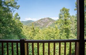 Alpine-Inspired Retreat with Panoramic Mountain Views - Tuckasegee, North Carolina