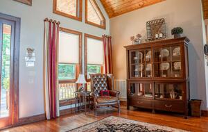 Alpine-Inspired Retreat with Panoramic Mountain Views - Tuckasegee, North Carolina