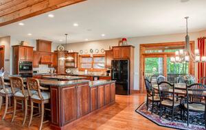 Alpine-Inspired Retreat with Panoramic Mountain Views - Tuckasegee, North Carolina