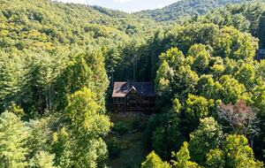 Alpine-Inspired Retreat with Panoramic Mountain Views - Tuckasegee, North Carolina