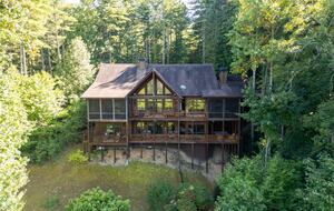 Alpine-Inspired Retreat with Panoramic Mountain Views - Tuckasegee, North Carolina