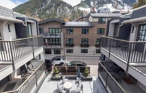 Sophisticated Aspen Retreat with Breathtaking Mountain Views - Aspen, Colorado