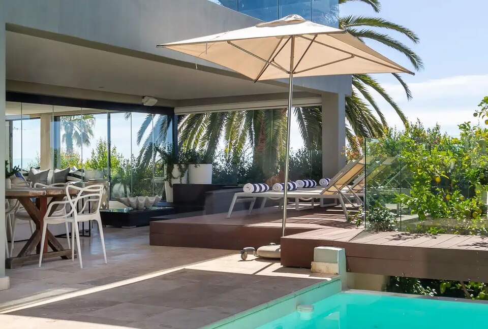 A Coastal Sanctuary Above the Waves - Cape Town, South Africa