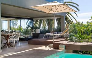 A Coastal Sanctuary Above the Waves - Cape Town, South Africa