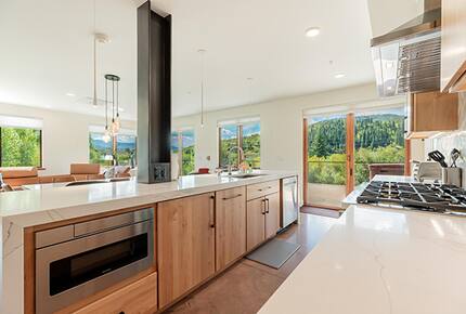 The Boathouse | A Luxury Riverside Retreat in Steamboat Springs - Steamboat Springs, Colorado