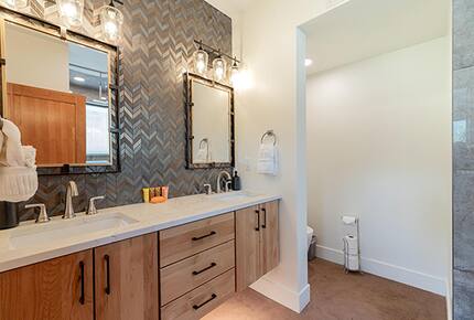 The Boathouse | A Luxury Riverside Retreat in Steamboat Springs - Steamboat Springs, Colorado