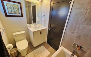 Modern Luxury 4 Bed Home | 7 Mins to Broncos Stadium - Denver, Colorado