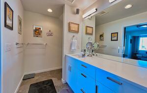 Modern Luxury 4 Bed Home | 7 Mins to Broncos Stadium - Denver, Colorado