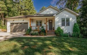 Serene Mountain Getaway | Charming Craftsman Home Near Asheville - Fairview, North Carolina