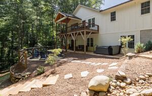 Serene Mountain Getaway | Charming Craftsman Home Near Asheville - Fairview, North Carolina