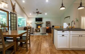 Serene Mountain Getaway | Charming Craftsman Home Near Asheville - Fairview, North Carolina