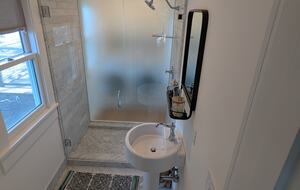 Charming Farmhouse on 30 Acre Vineyard - Healdsburg, California