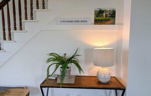 Charming Farmhouse on 30 Acre Vineyard - Healdsburg, California