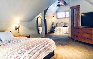 Master bedroom - king bed + daybed with two twin mattresses