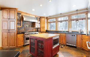 A Sophisticated Mountain Escape in Breckenridge - Breckenridge, Colorado