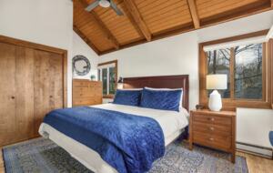 Treetop Chalet | Steps to Ski & Hike - Roseland, Virginia