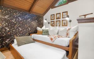 Treetop Chalet | Steps to Ski & Hike - Roseland, Virginia