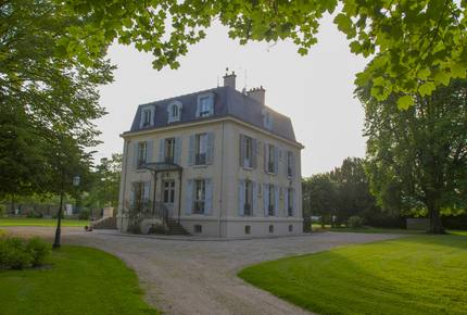 19c Mansion near Paris