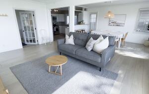 Sunlit Cottage Retreat with Waterfront Views - Stoughton, Wisconsin