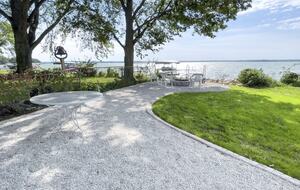 Sunlit Cottage Retreat with Waterfront Views - Stoughton, Wisconsin