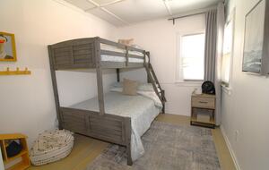 Sunlit Cottage Retreat with Waterfront Views - Stoughton, Wisconsin