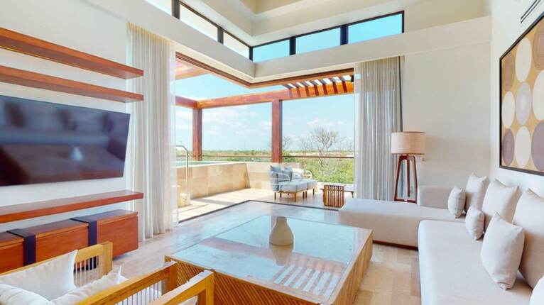 Curated visual reference: Picture Idea: Luxurious Penthouse Retreat With Private Pool Golf Access