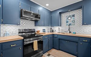 Mid-Century Elegance Near the Coast - Wilmington, North Carolina