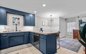 Mid-Century Elegance Near the Coast - Wilmington, North Carolina