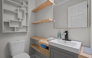 Mid-Century Elegance Near the Coast - Wilmington, North Carolina