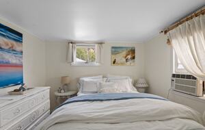 Cozy Fire Island Cottage Steps from the Water - Ocean Beach, New York