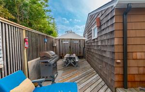 Cozy Fire Island Cottage Steps from the Water - Ocean Beach, New York