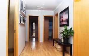 Charming Akureyri 3BD Apartment with Fjord Views - Akureyri, Iceland