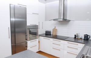 Charming Akureyri 3BD Apartment with Fjord Views - Akureyri, Iceland