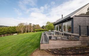 Nafplio | A Sophisticated Vineyard Escape in Red Hill South - Red Hill South, Australia