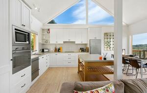 Nafplio | A Sophisticated Vineyard Escape in Red Hill South - Red Hill South, Australia