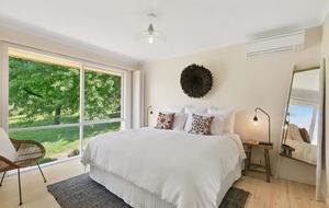 Nafplio | A Sophisticated Vineyard Escape in Red Hill South - Red Hill South, Australia