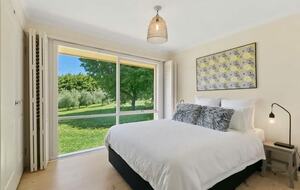 Nafplio | A Sophisticated Vineyard Escape in Red Hill South - Red Hill South, Australia