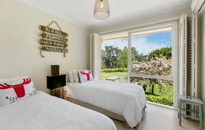 Nafplio | A Sophisticated Vineyard Escape in Red Hill South - Red Hill South, Australia