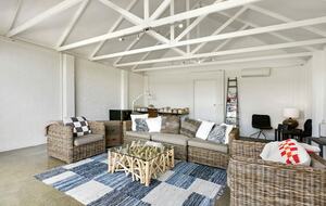 Nafplio | A Sophisticated Vineyard Escape in Red Hill South - Red Hill South, Australia