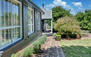 Nafplio | A Sophisticated Vineyard Escape in Red Hill South - Red Hill South, Australia