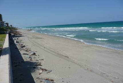 A Jupiter Island Beach Escape Members Only. - Jupiter Island, Florida