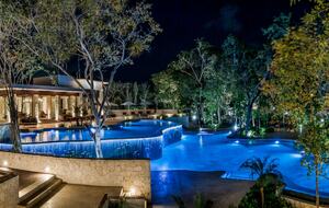 Luxurious Penthouse Retreat with Private Pool & Golf Access - Solidaridad, Mexico