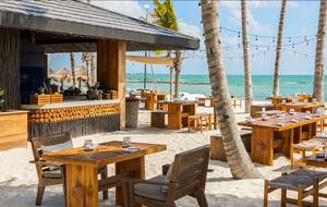 Luxurious Penthouse Retreat with Private Pool & Golf Access - Solidaridad, Mexico