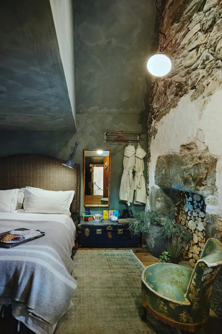 Kilmartin Castle | A 16th-Century Scottish Retreat - Kilmartin, United Kingdom