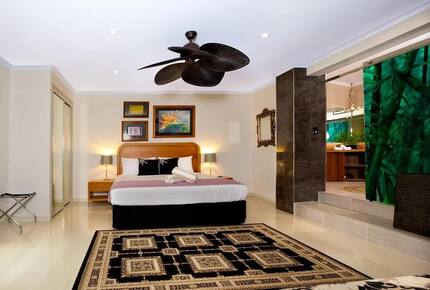 Refined Penthouse Living in the Heart of Paradise - Port Douglas, Australia