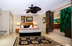 Refined Penthouse Living in the Heart of Paradise - Port Douglas, Australia