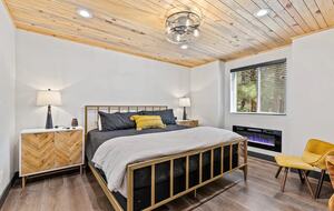Stylish Pines Getaway with Hot Tub & Game Room - Flagstaff, Arizona