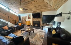Stylish Pines Getaway with Hot Tub & Game Room - Flagstaff, Arizona