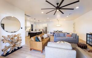 Luxurious Oasis with Pool and Mountain Views - Hurricane, Utah