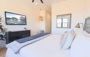 Luxurious Oasis with Pool and Mountain Views - Hurricane, Utah